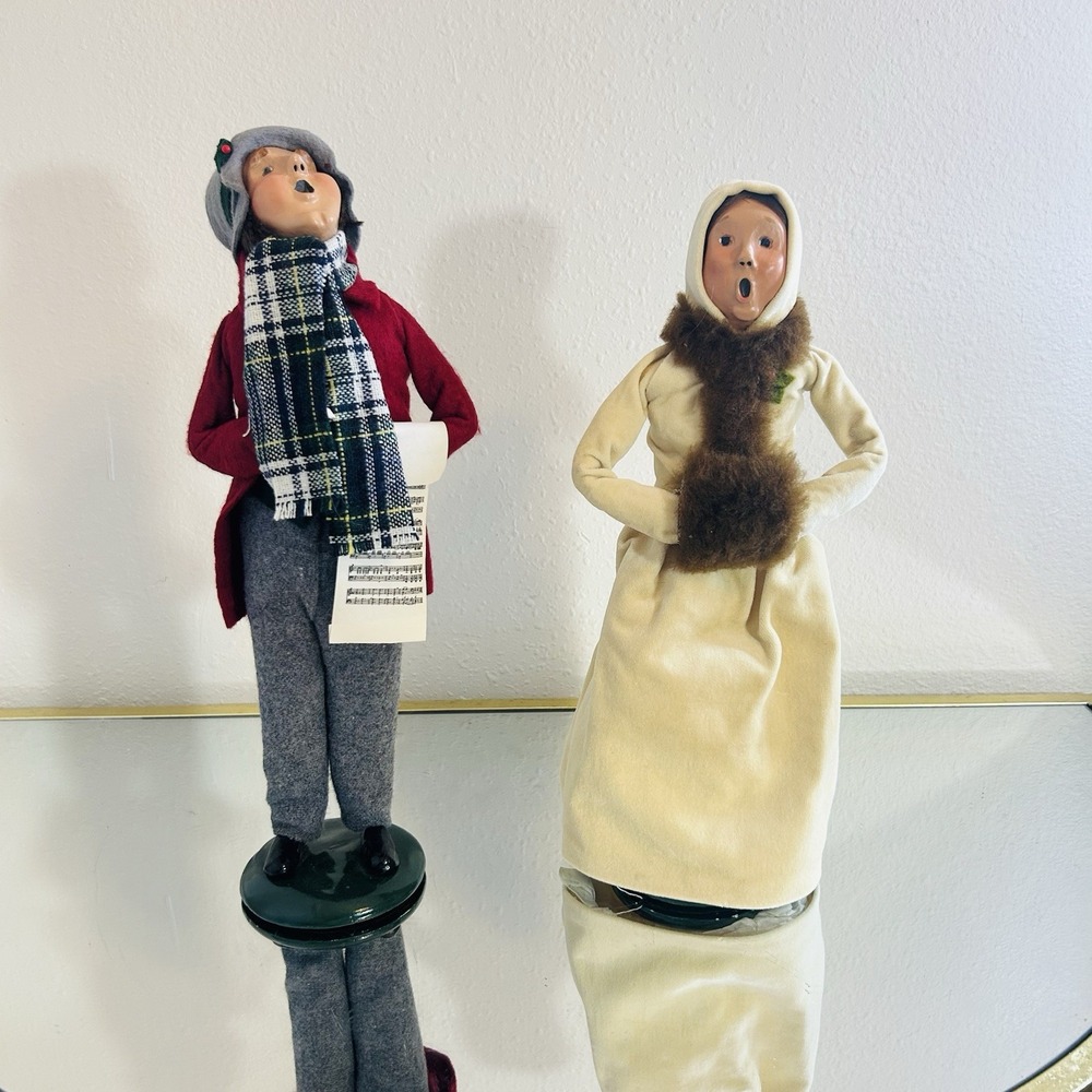 Byers Choice‎ Rare 1980 Traditional Woman with Muff Bumpy Base And Carolers Boy